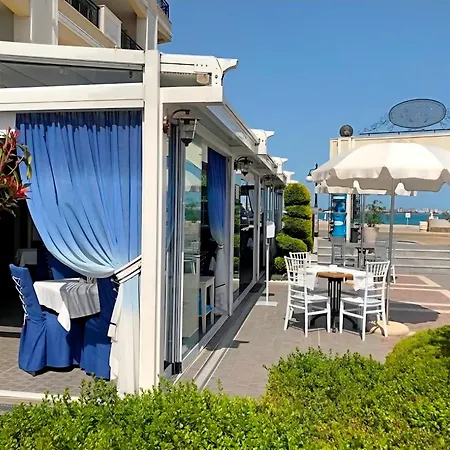 Elegant Beachfront At Apartment