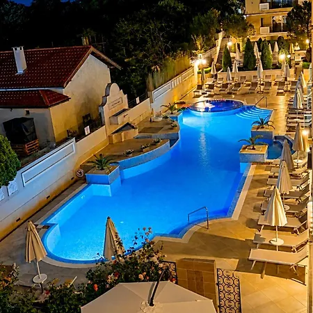 Elegant Beachfront At Apartment Pomorie