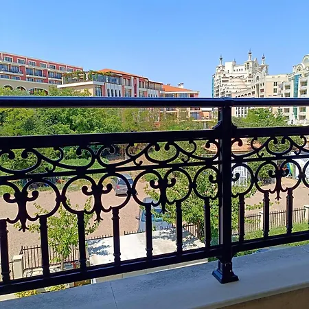 Apartment Elegant Beachfront At